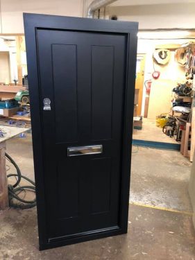 Click Here To Enlarge This Photo Of Red Grandis Door